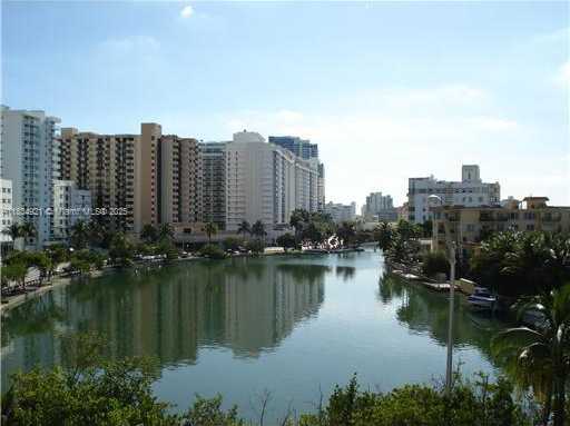 Small Image of 2600 COLLINS AVE #511, Miami Beach Number 4