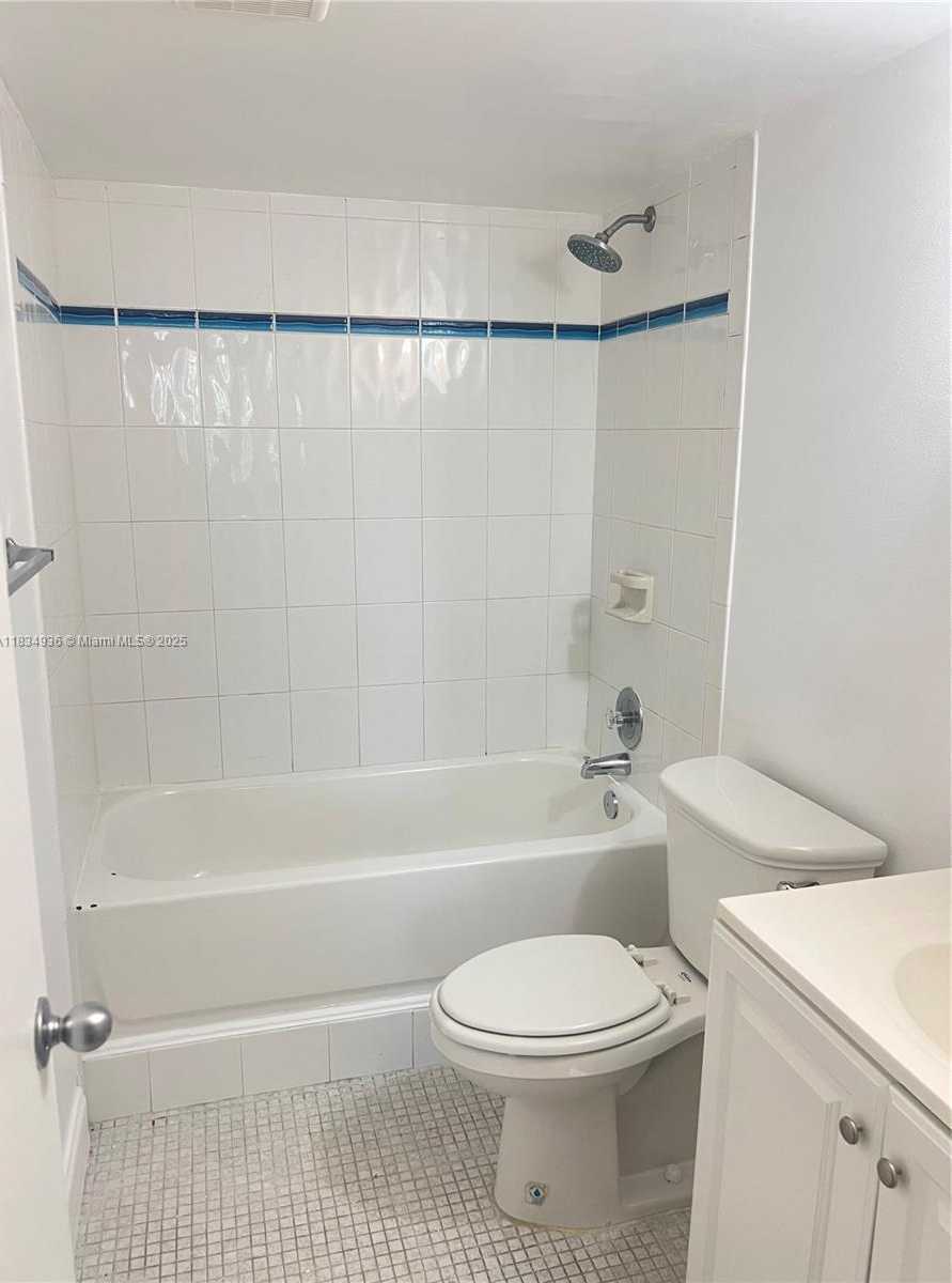 Small Image of 14311 NORTH KENDALL DR #105A, Miami Number 12