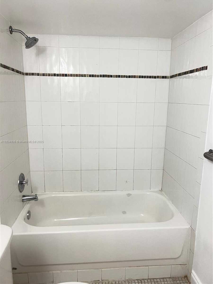 Small Image of 14311 NORTH KENDALL DR #105A, Miami Number 13