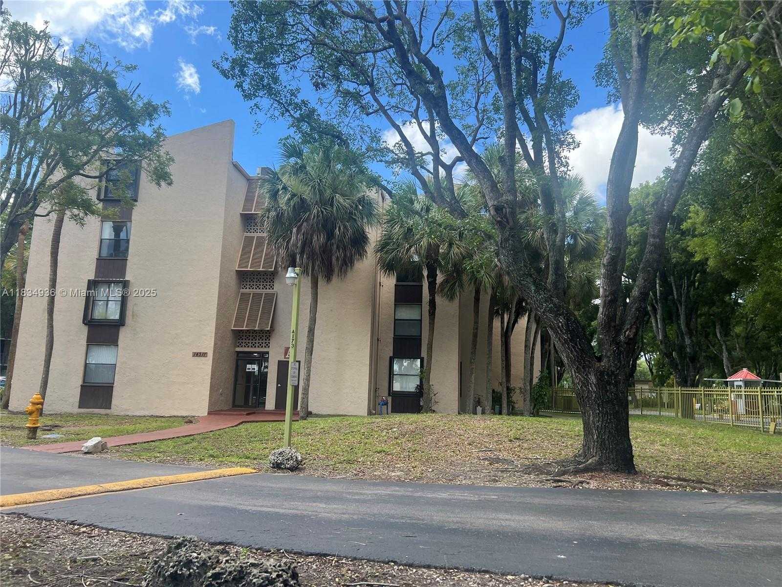 Small Image of 14311 NORTH KENDALL DR #105A, Miami Number 2