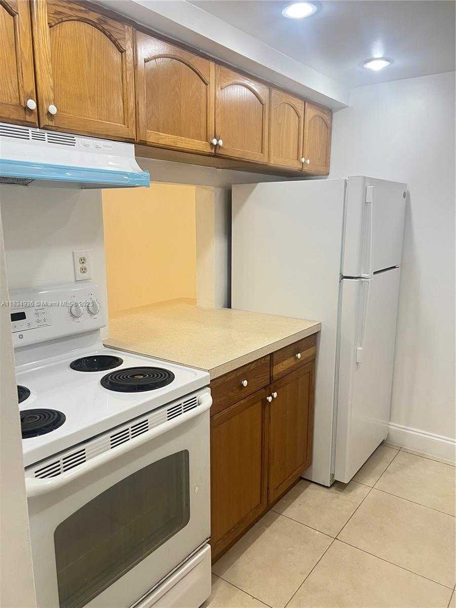 Small Image of 14311 NORTH KENDALL DR #105A, Miami Number 5
