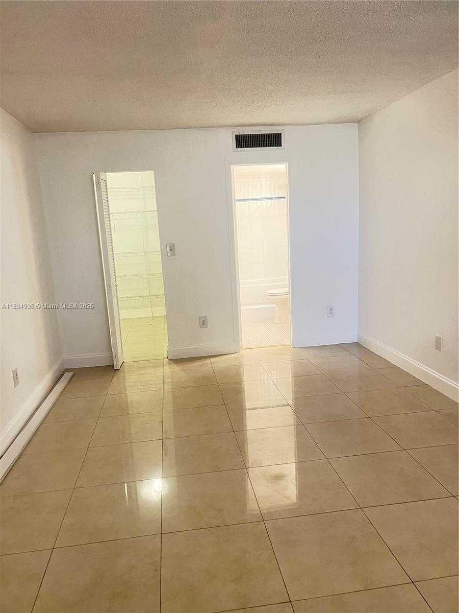 Small Image of 14311 NORTH KENDALL DR #105A, Miami Number 9