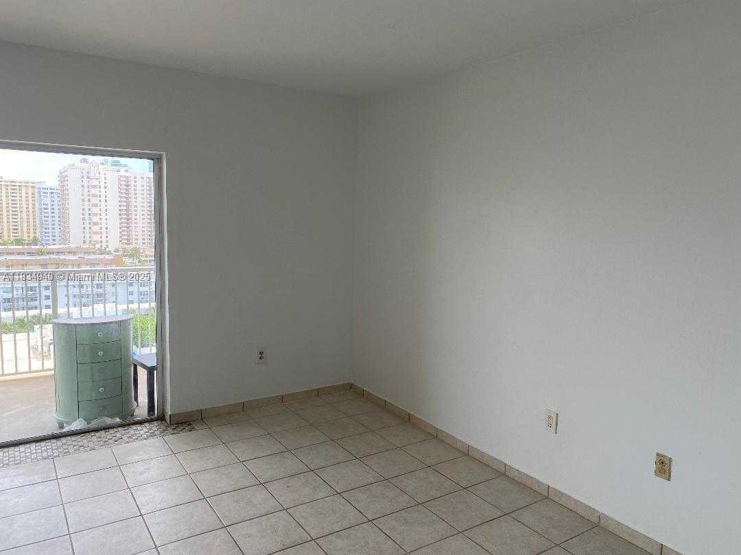 Small Image of 1965 SOUTH OCEAN DR #10L, Hallandale Beach Number 11