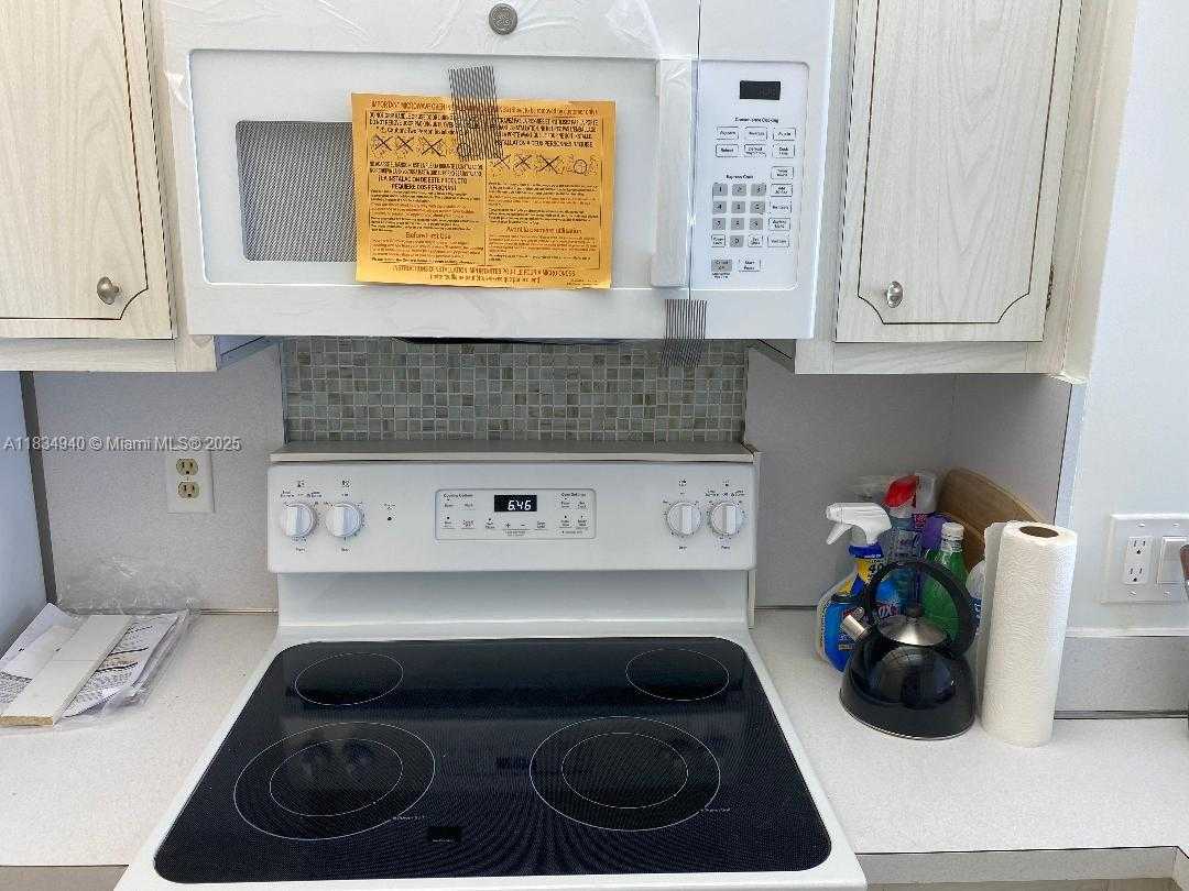 Small Image of 1965 SOUTH OCEAN DR #10L, Hallandale Beach Number 17