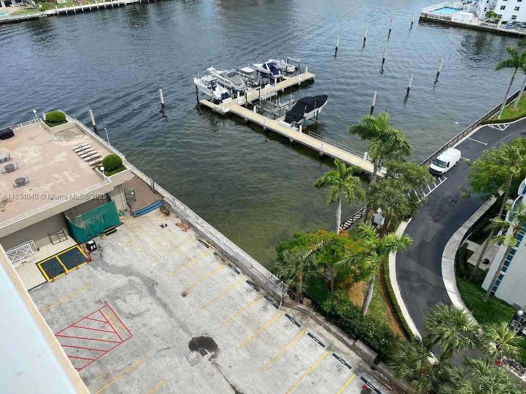 Small Image of 1965 SOUTH OCEAN DR #10L, Hallandale Beach Number 5