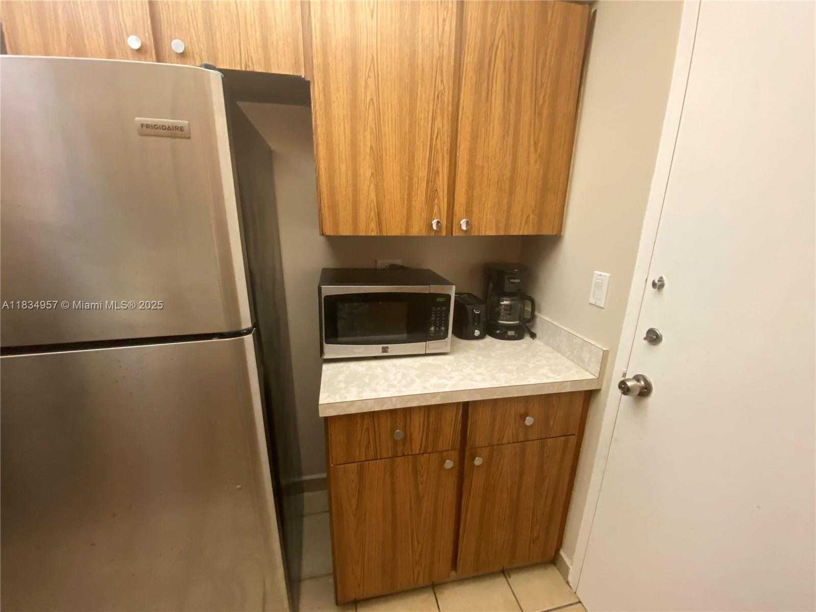 Small Image of 1408 SOUTH EAST BRICKELL BAY DR #216, Miami Number 10
