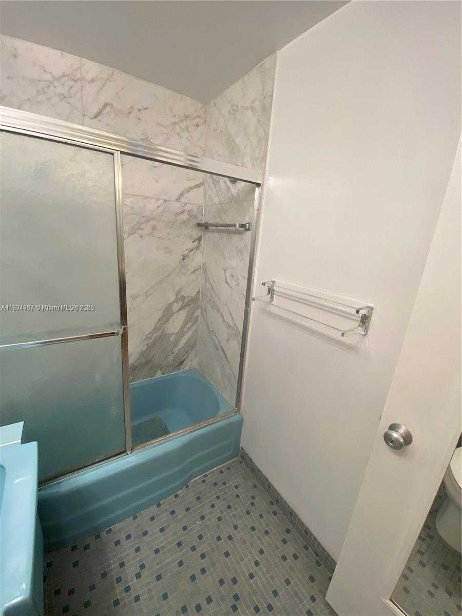Small Image of 1408 SOUTH EAST BRICKELL BAY DR #216, Miami Number 5