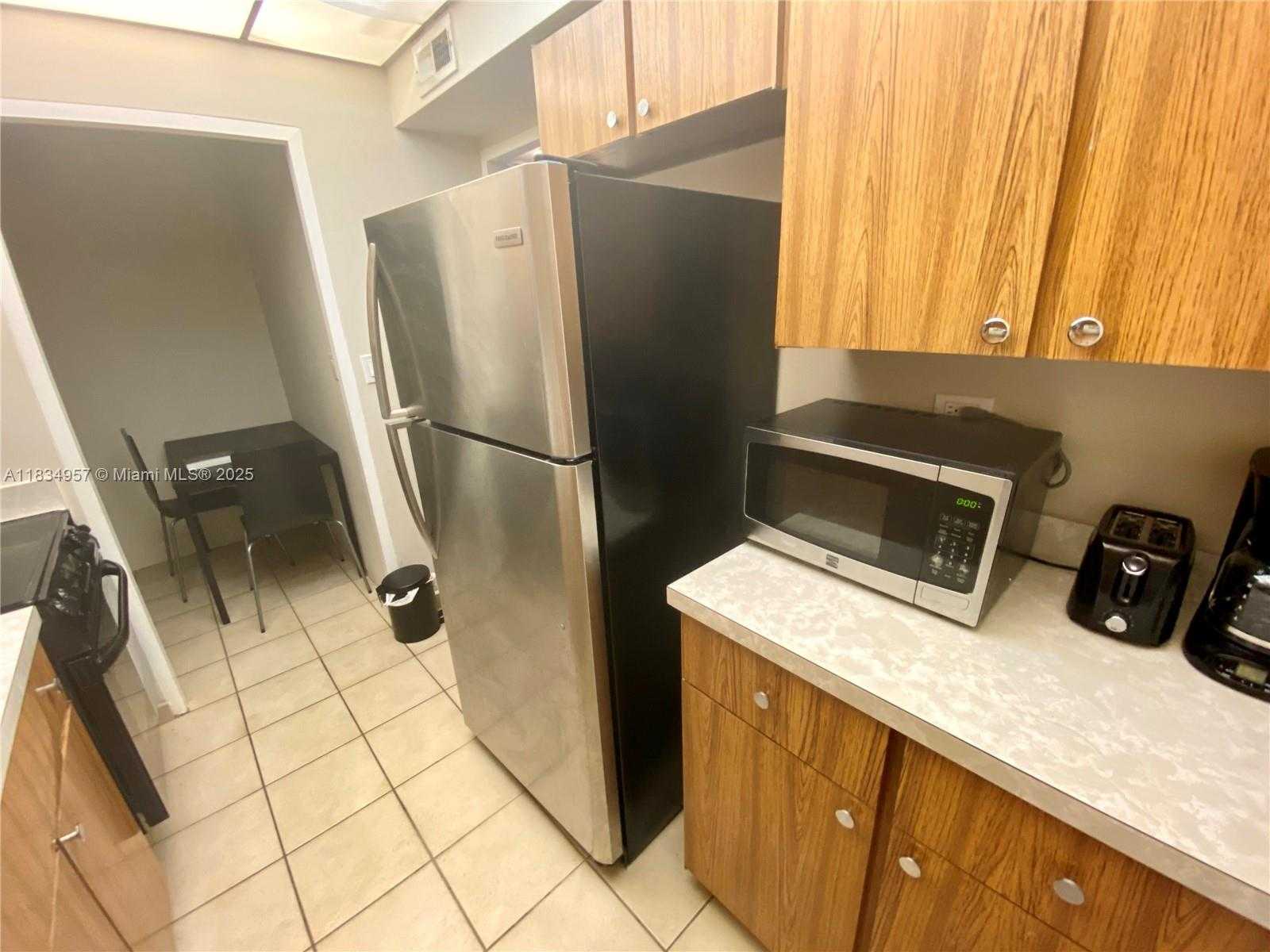 Small Image of 1408 SOUTH EAST BRICKELL BAY DR #216, Miami Number 9