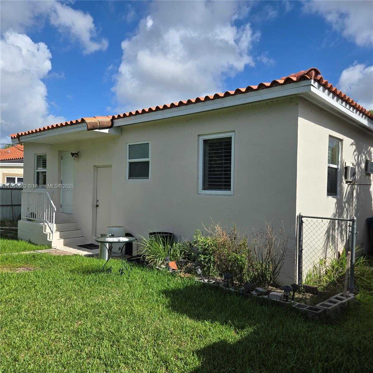 Small Image of 6428 SOUTH WEST 39TH ST, Miami Number 14