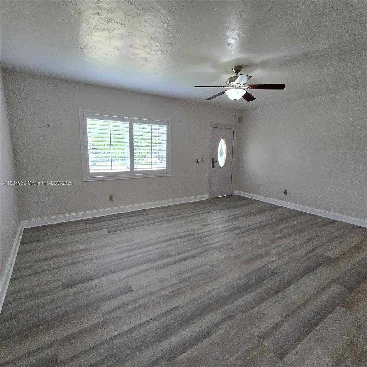 Small Image of 6428 SOUTH WEST 39TH ST, Miami Number 4
