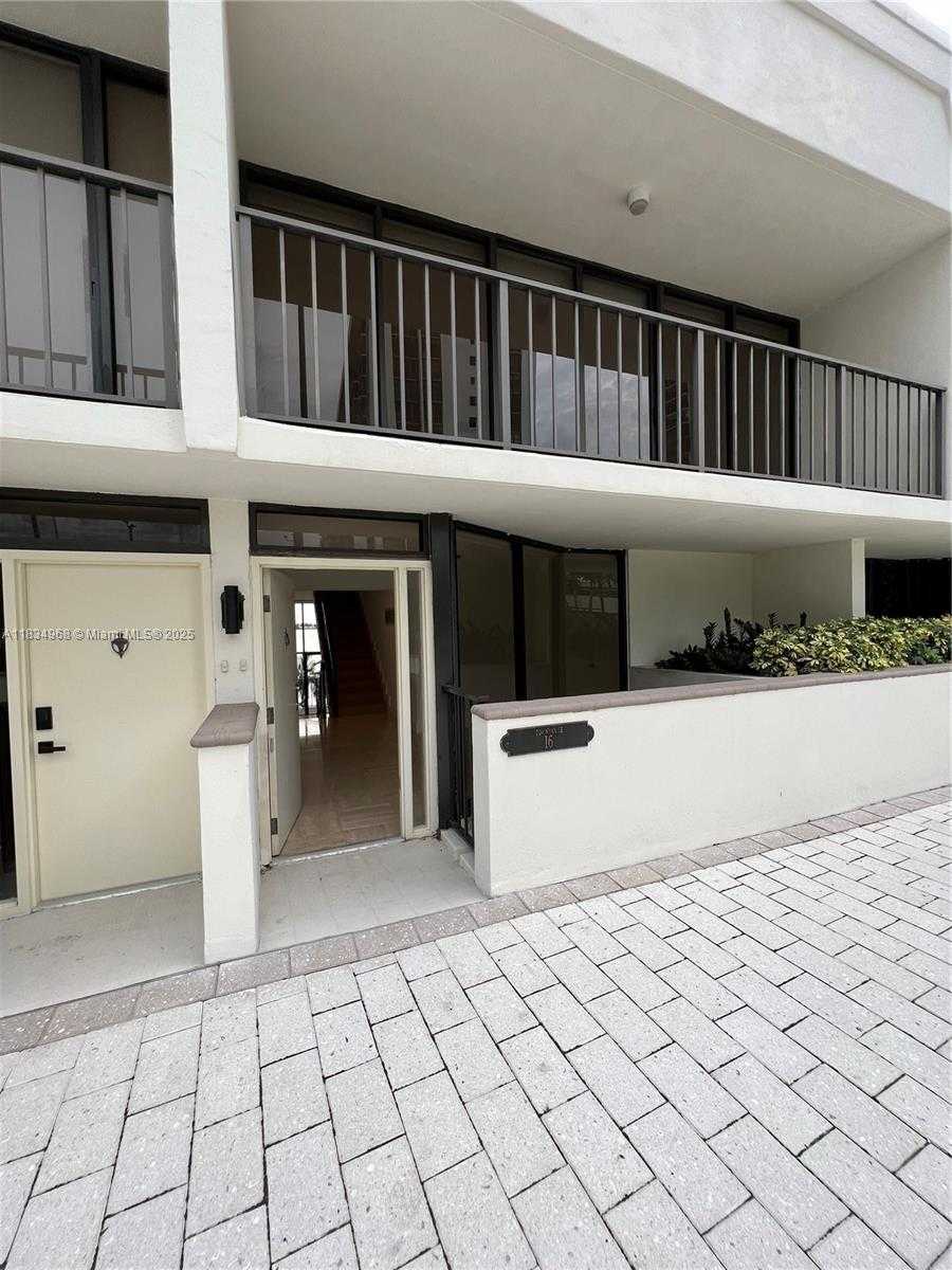 Small Image of 1915 BRICKELL AVE #TH16, Miami Number 14