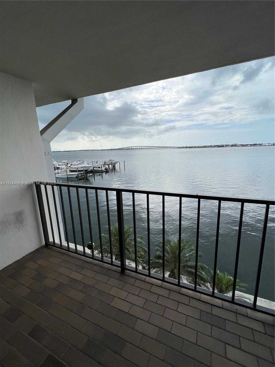 Small Image of 1915 BRICKELL AVE #TH16, Miami Number 23