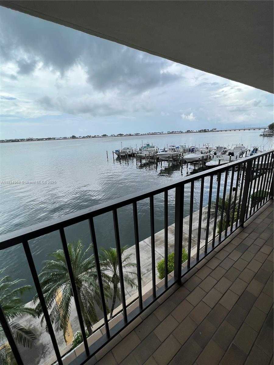 Small Image of 1915 BRICKELL AVE #TH16, Miami Number 24