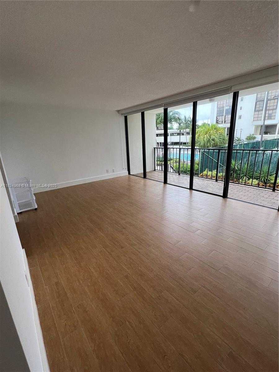 Small Image of 1915 BRICKELL AVE #TH16, Miami Number 26