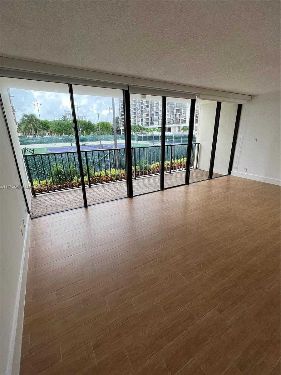 Small Image of 1915 BRICKELL AVE #TH16, Miami Number 31