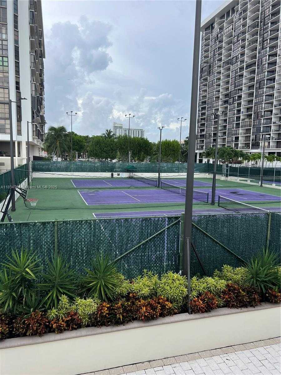 Small Image of 1915 BRICKELL AVE #TH16, Miami Number 33