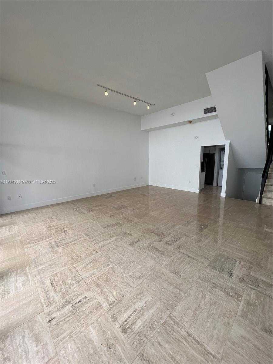 Small Image of 1915 BRICKELL AVE #TH16, Miami Number 6