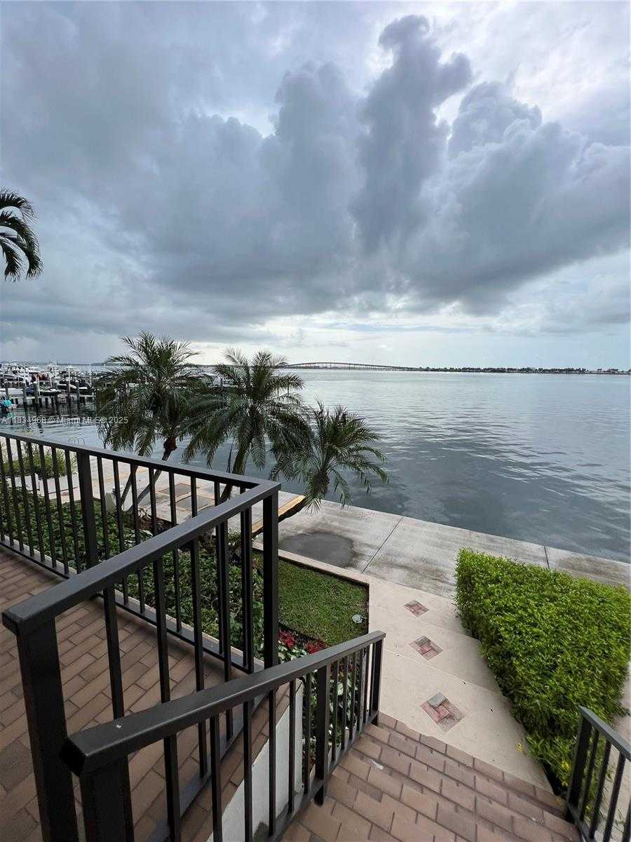 Small Image of 1915 BRICKELL AVE #TH16, Miami Number 7