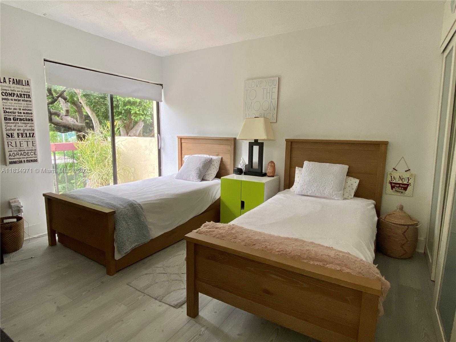 Small Image of 2410 BRICKELL AVE #107C, Miami Number 12