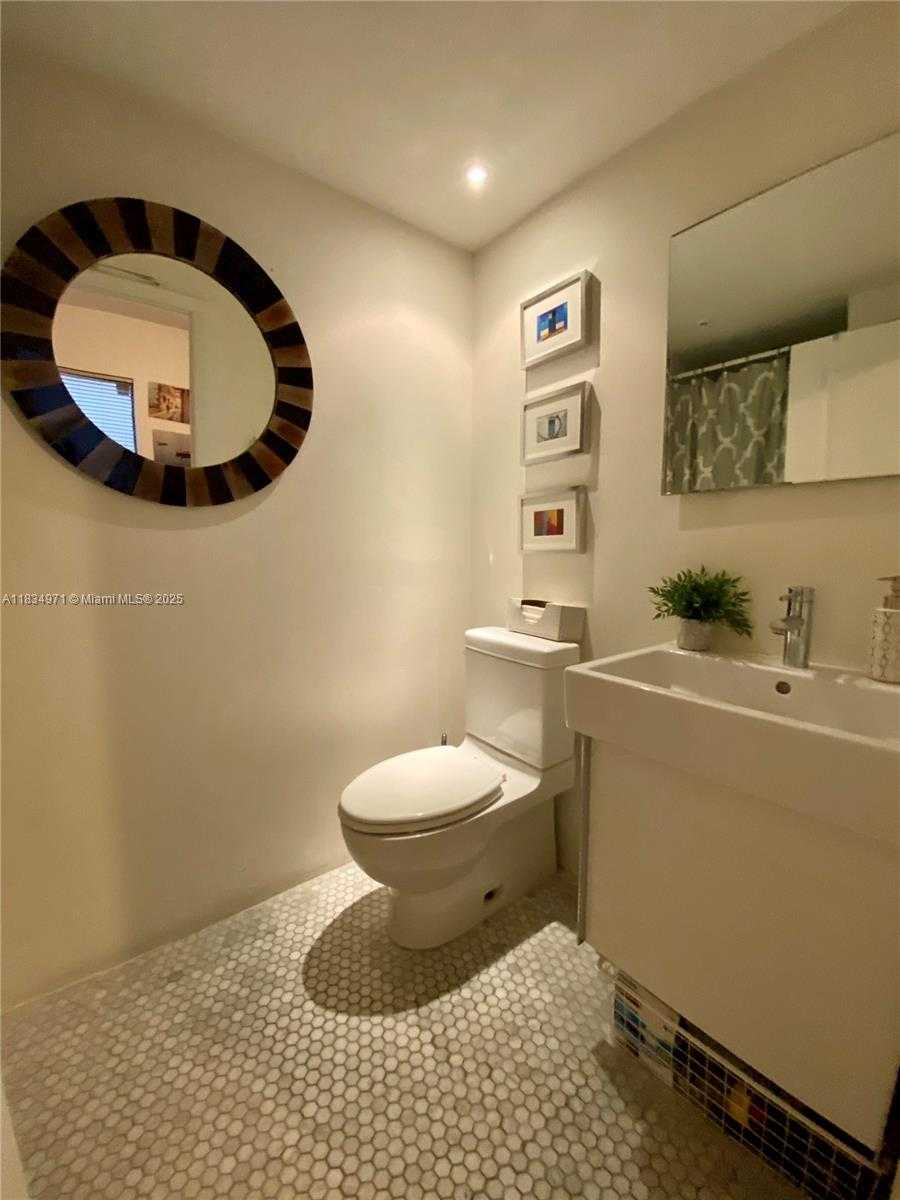 Small Image of 2410 BRICKELL AVE #107C, Miami Number 6