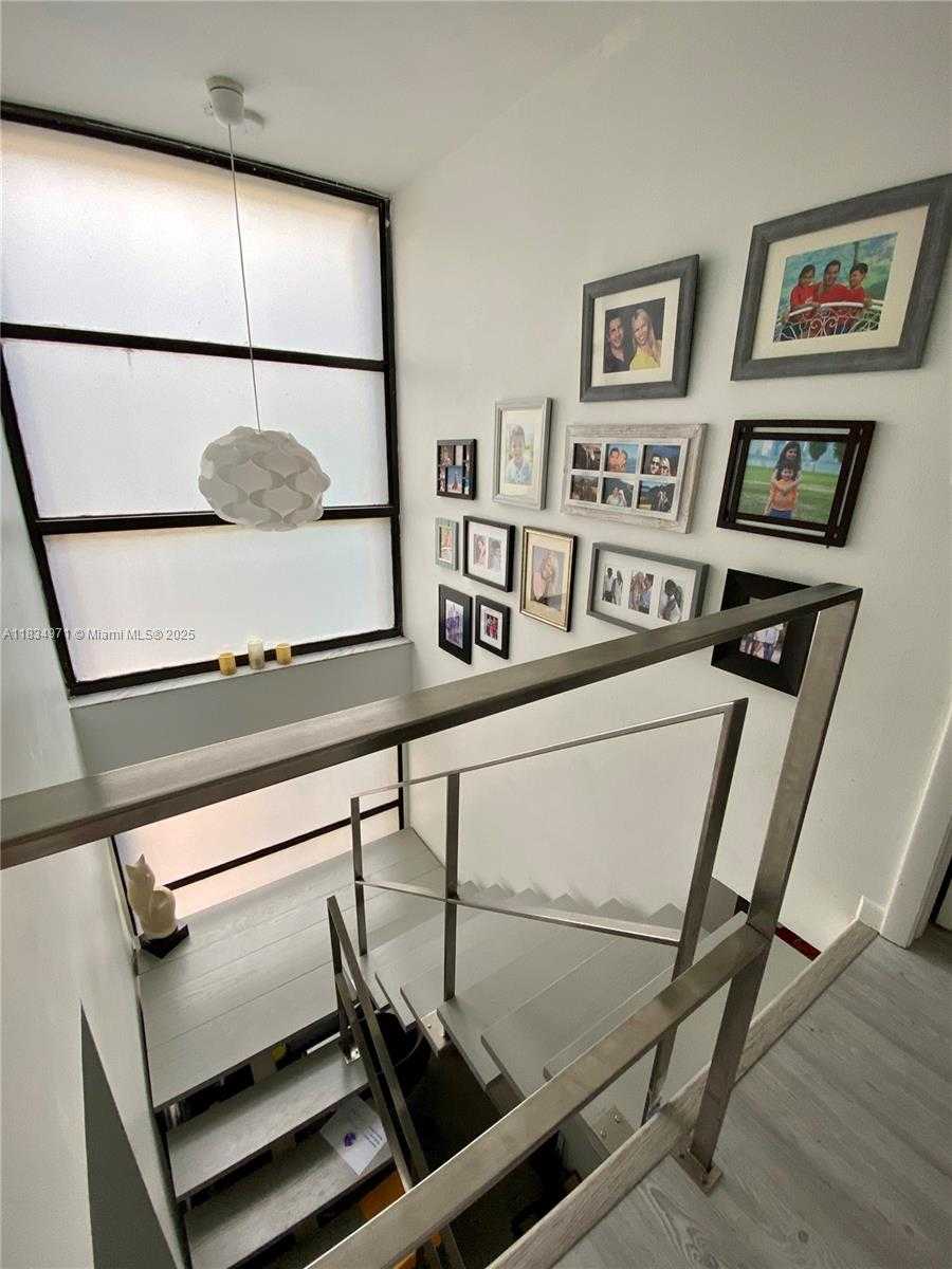 Small Image of 2410 BRICKELL AVE #107C, Miami Number 7