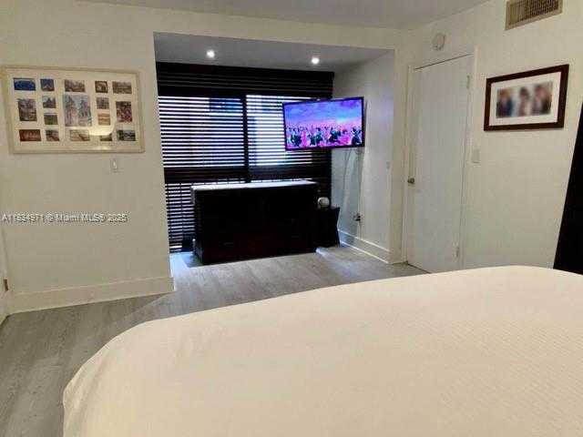 Small Image of 2410 BRICKELL AVE #107C, Miami Number 9