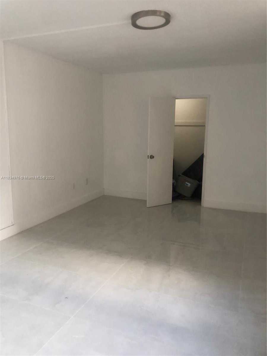 Small Image of 10185 COLLINS AVE #616, Bal Harbour Number 3