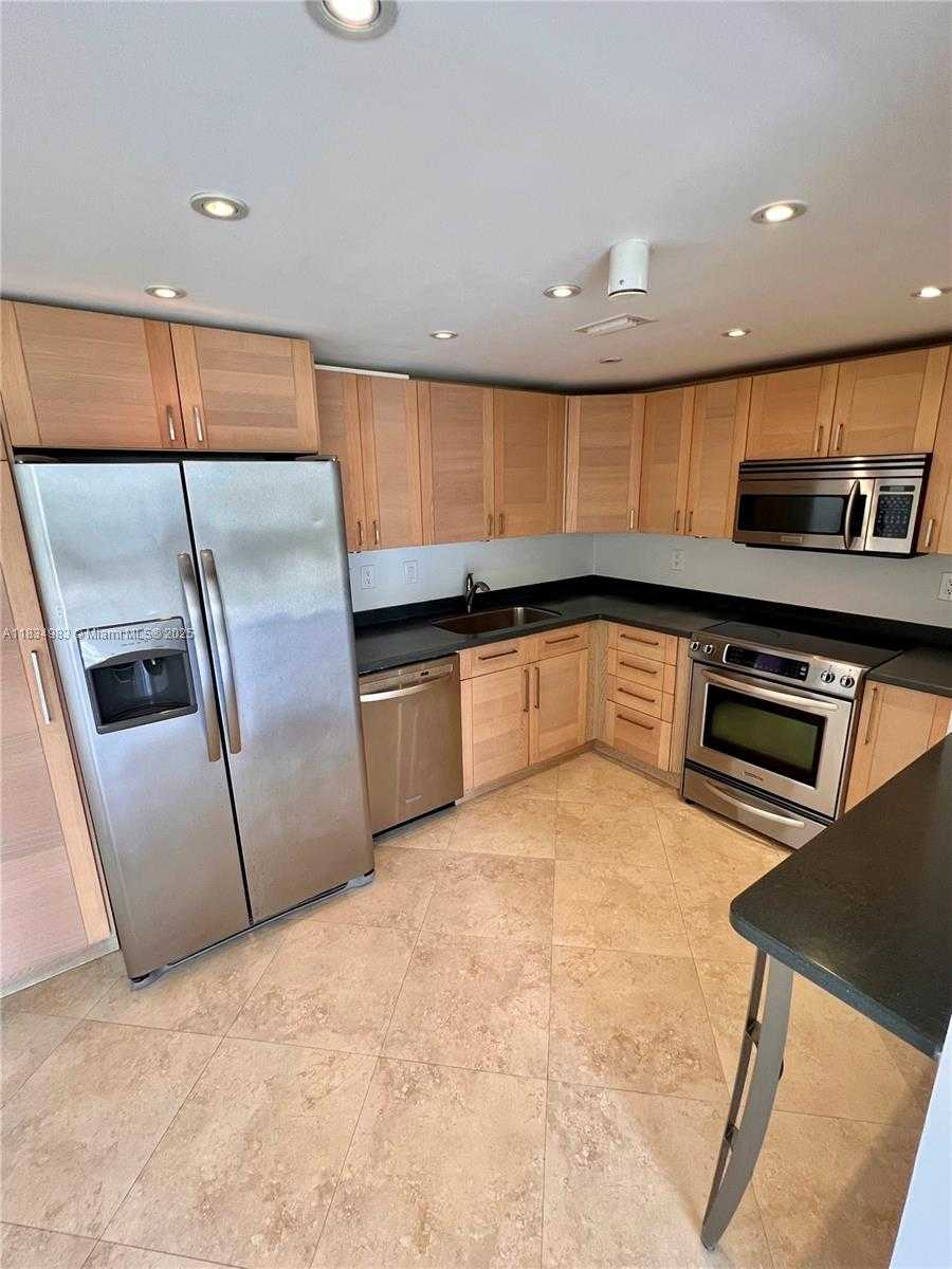 Small Image of 17600 NORTH BAY RD #N304, Sunny Isles Beach Number 4