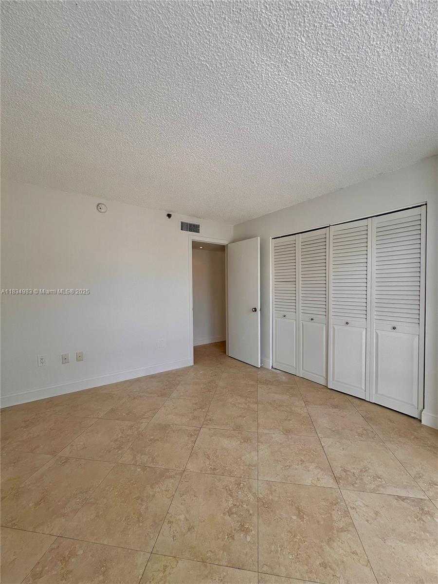 Small Image of 17600 NORTH BAY RD #N304, Sunny Isles Beach Number 8