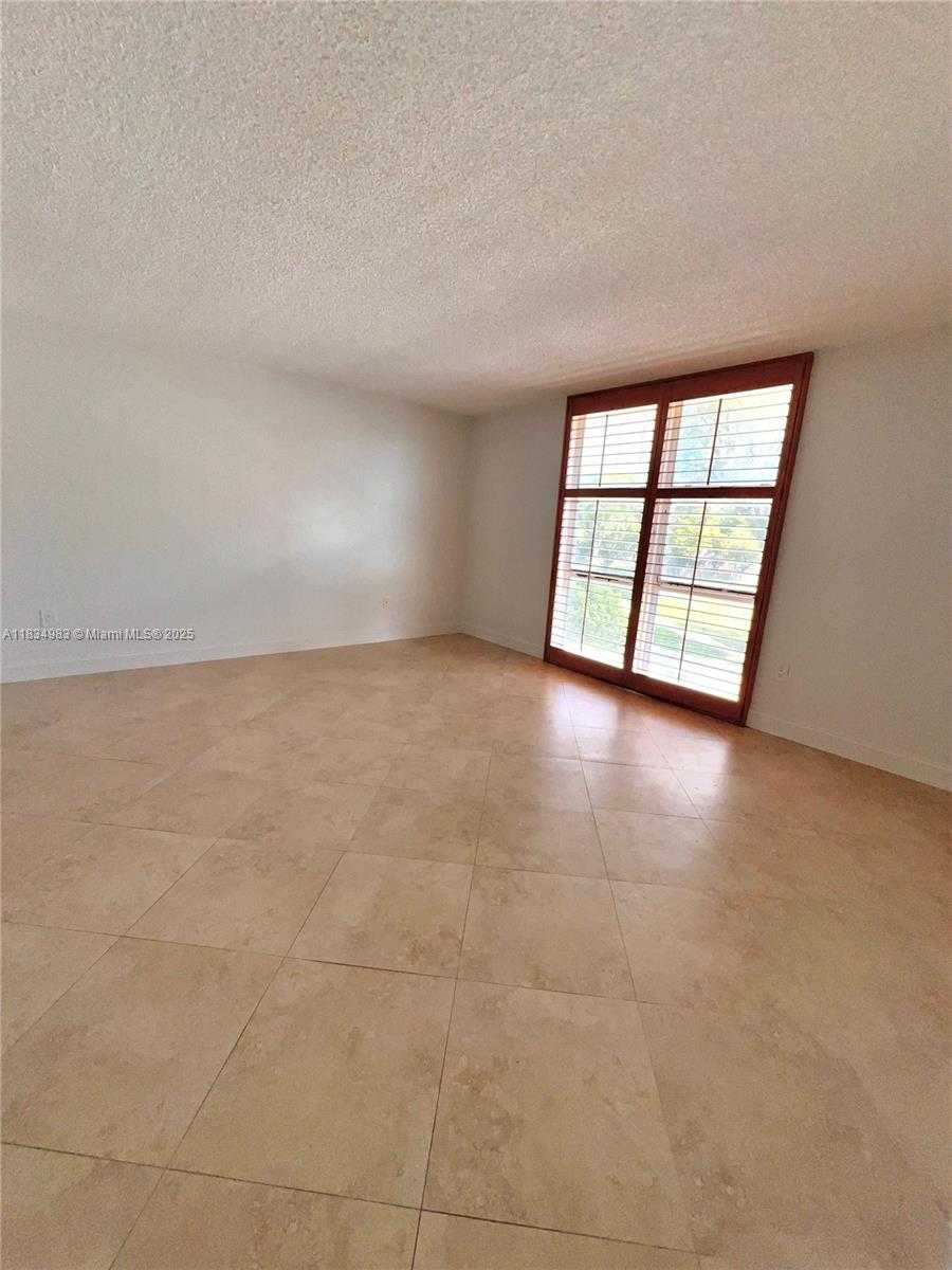 Small Image of 17600 NORTH BAY RD #N304, Sunny Isles Beach Number 9