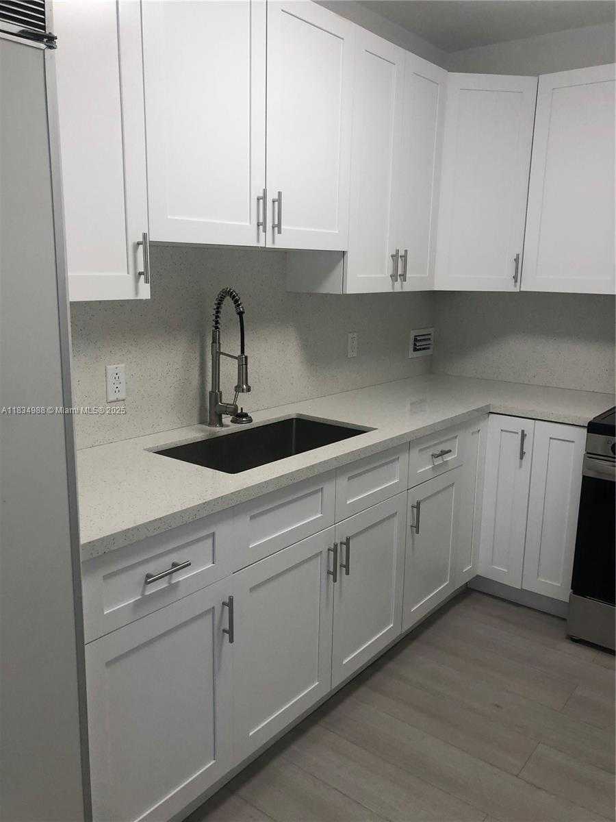 Small Image of 10185 COLLINS AVE #1119, Bal Harbour Number 2