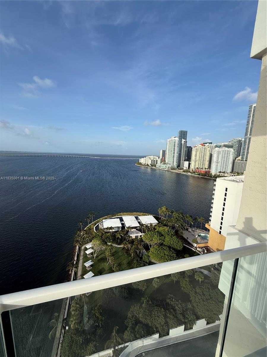 Small Image of 800 CLAUGHTON ISLAND DR #2405, Miami Number 6