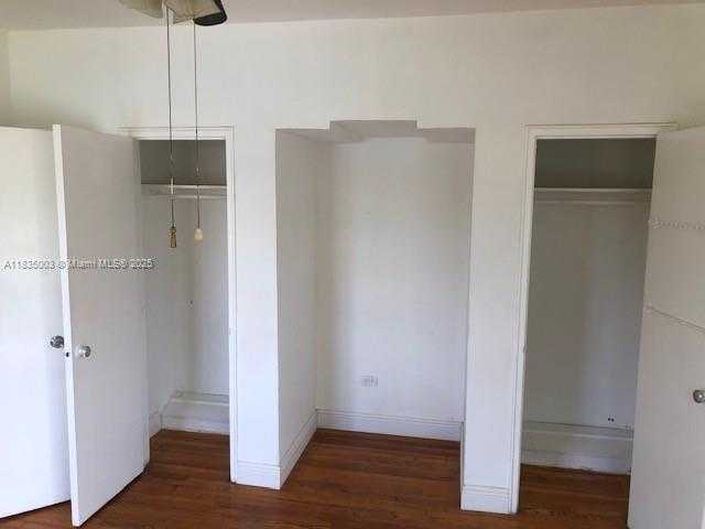 Small Image of 1139 MARSEILLE DR #2, Miami Beach Number 12