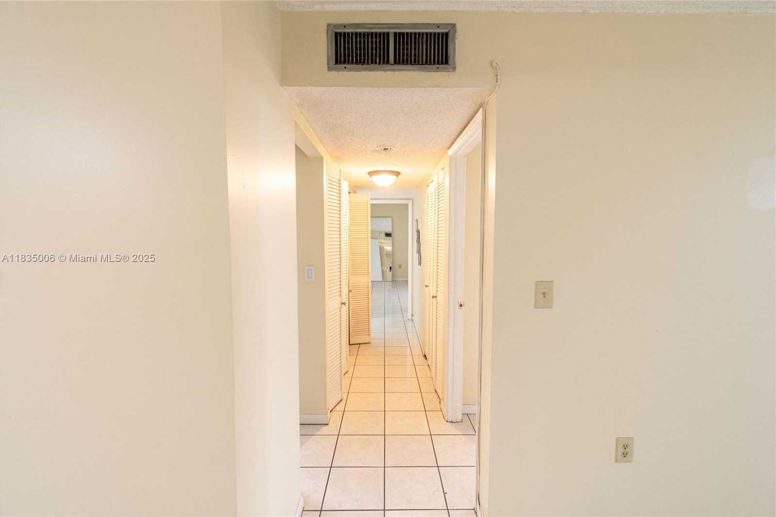 Small Image of 1621 COLLINS AVE #210, Miami Beach Number 13