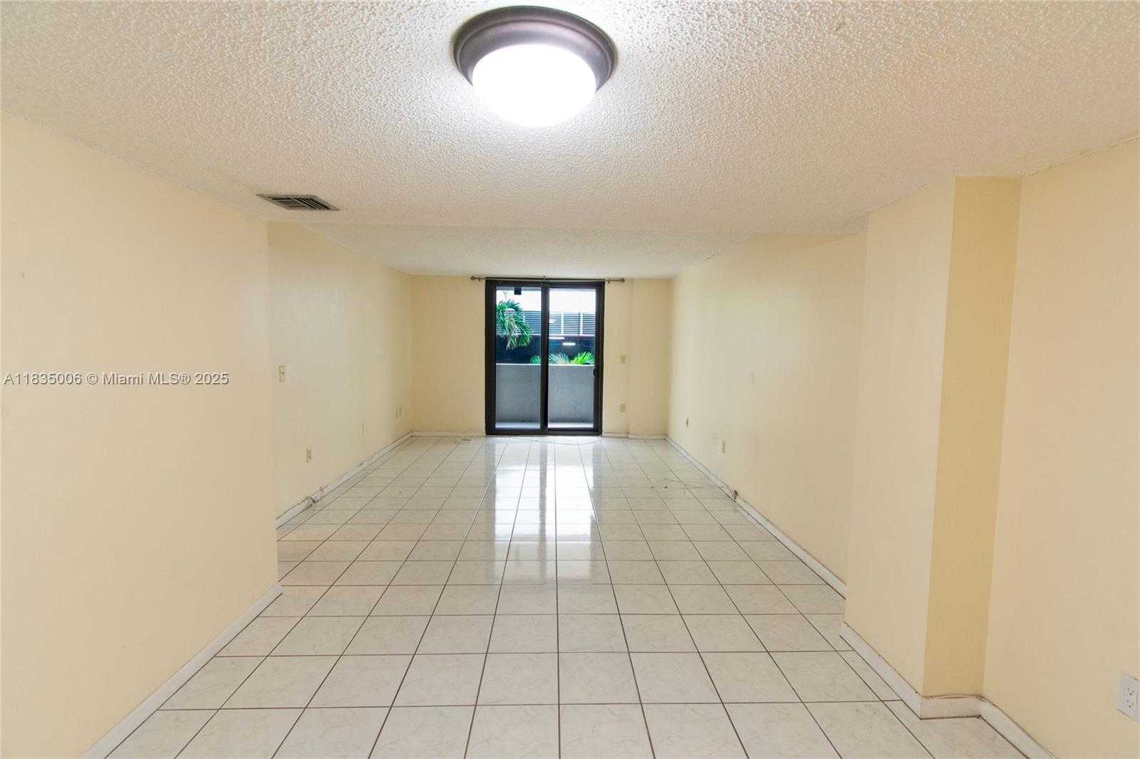 Small Image of 1621 COLLINS AVE #210, Miami Beach Number 3