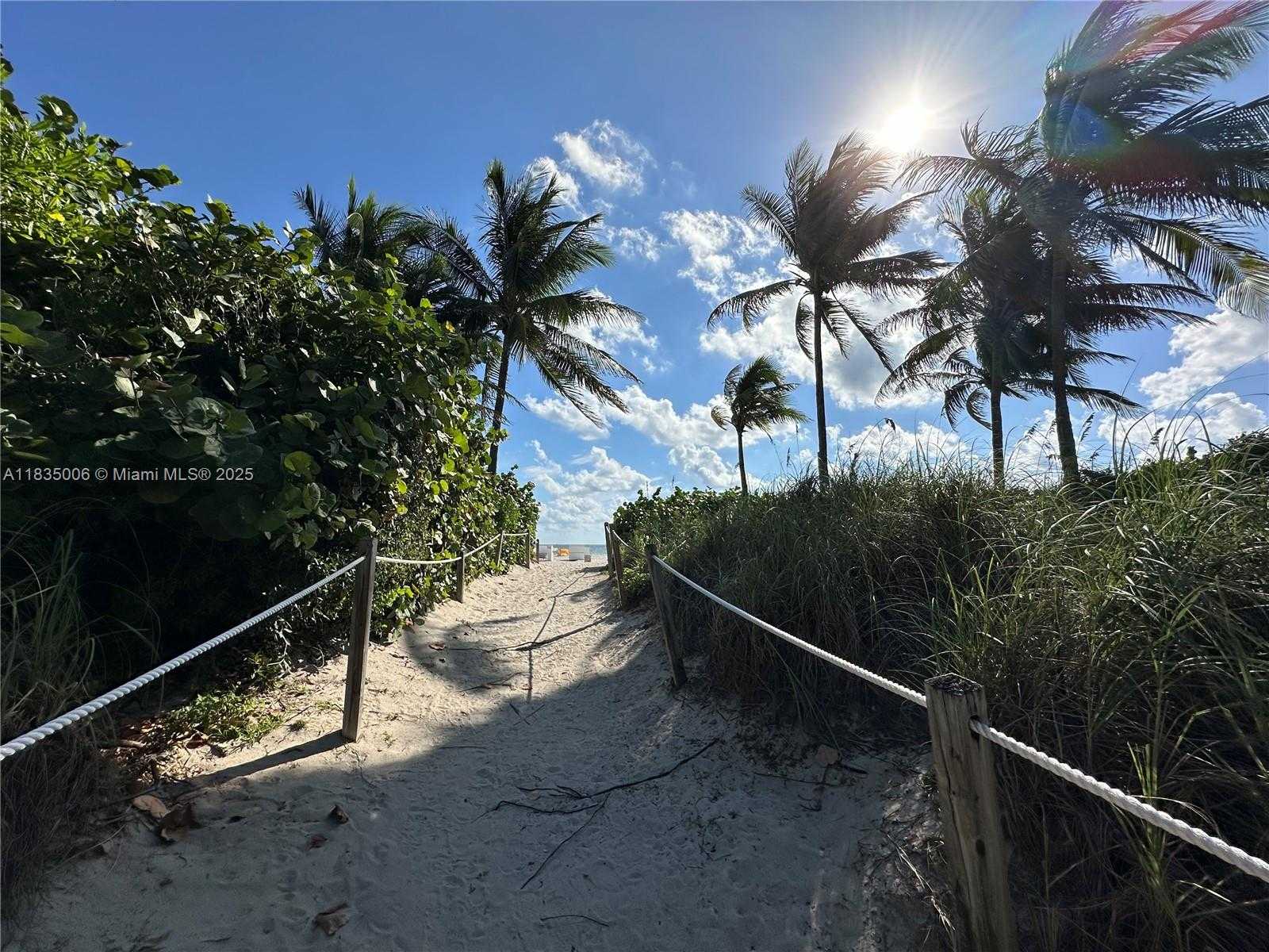 Small Image of 1621 COLLINS AVE #210, Miami Beach Number 40