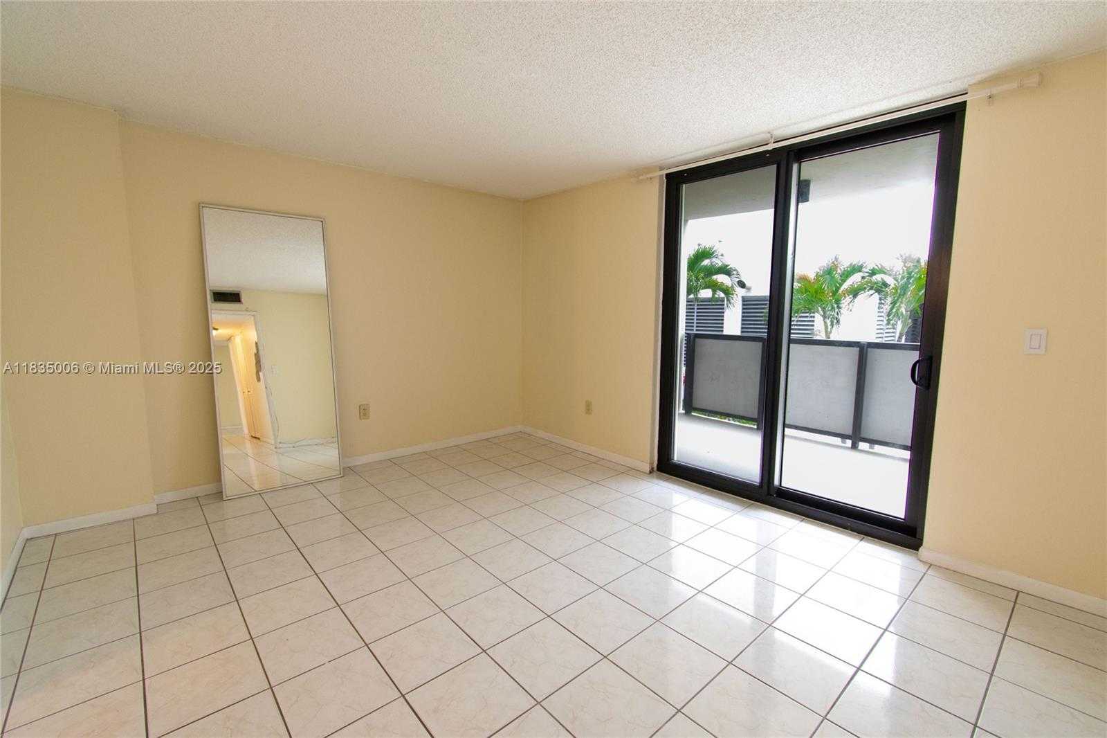 Small Image of 1621 COLLINS AVE #210, Miami Beach Number 7