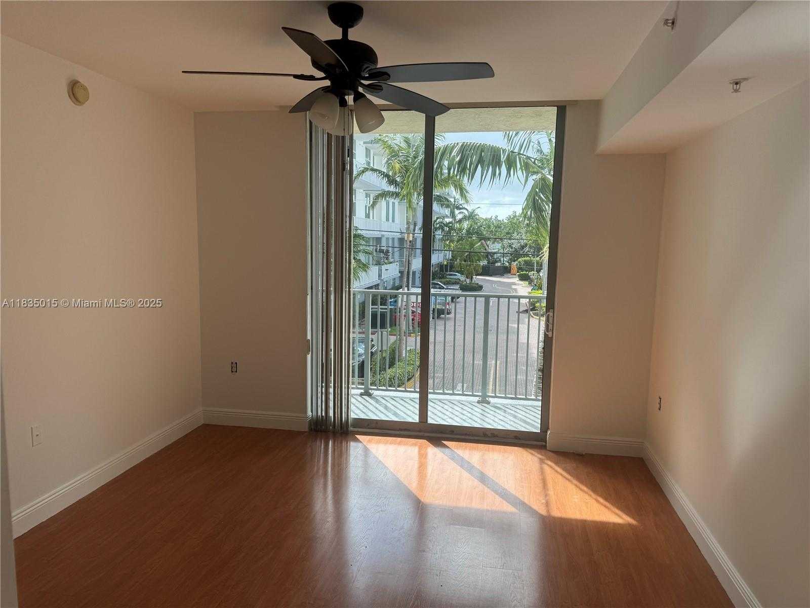 Small Image of 140 SOUTH DIXIE HWY #TH102, Hollywood Number 3