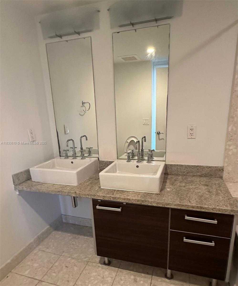 Small Image of 185 SOUTH WEST 7TH ST #1703, Miami Number 8