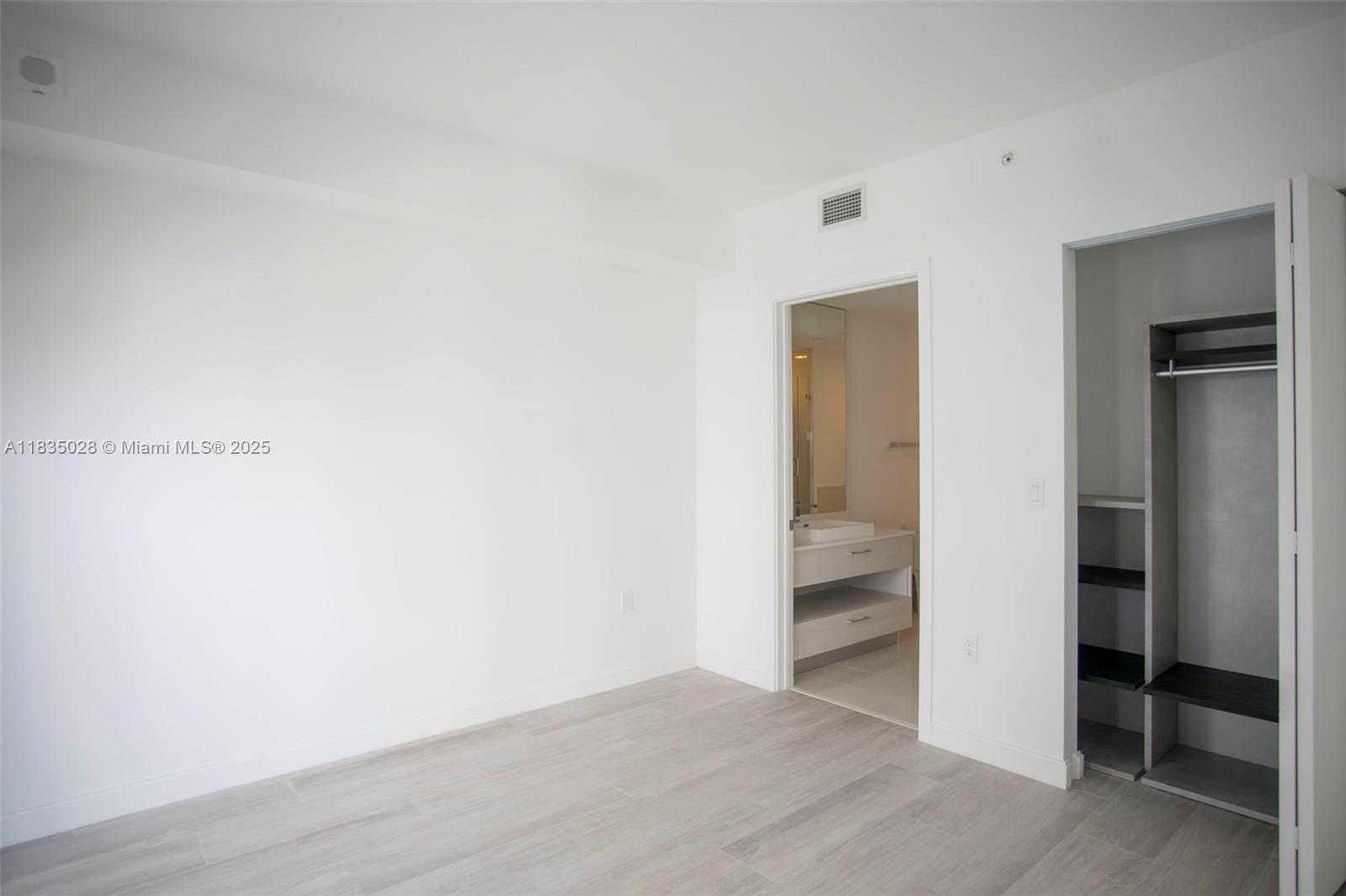 Small Image of 55 SOUTH WEST 9 #3008, Miami Number 4