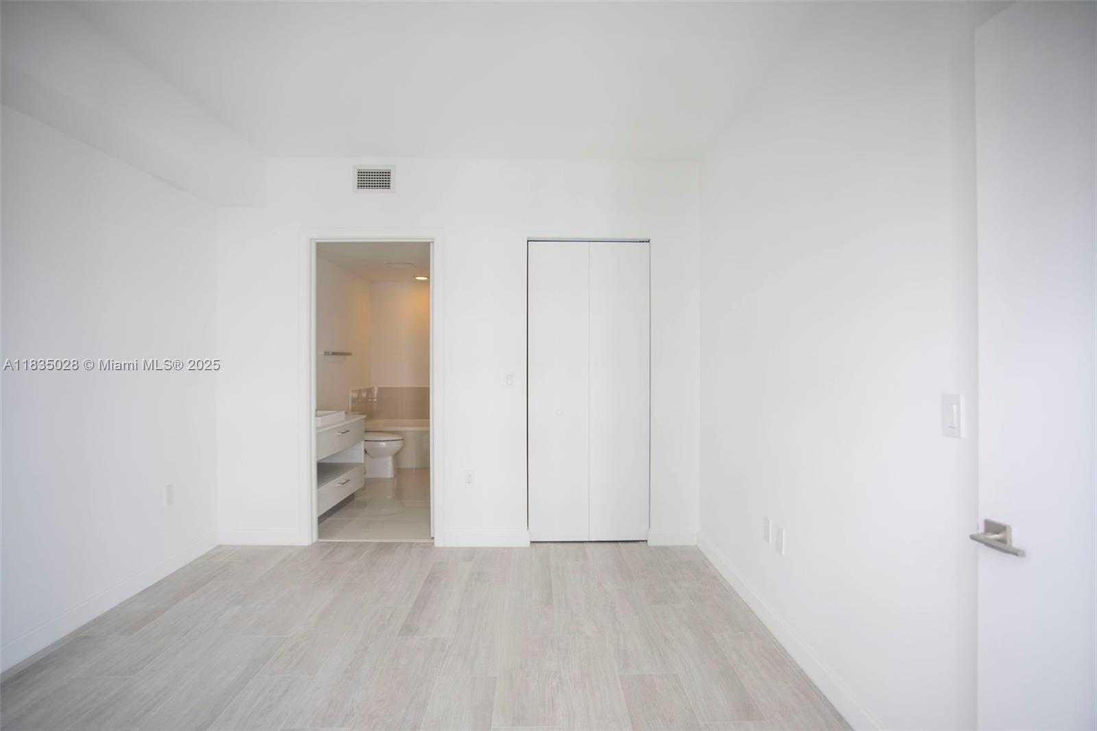 Small Image of 55 SOUTH WEST 9 #3008, Miami Number 5