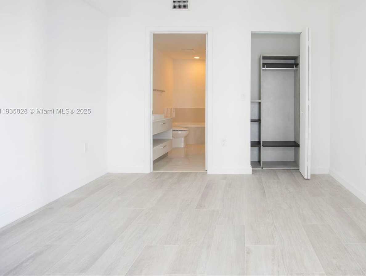 Small Image of 55 SOUTH WEST 9 #3008, Miami Number 9