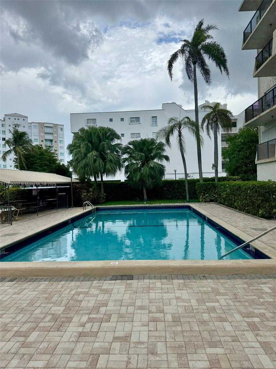 Small Image of 201 180TH DR #114, Sunny Isles Beach Number 24