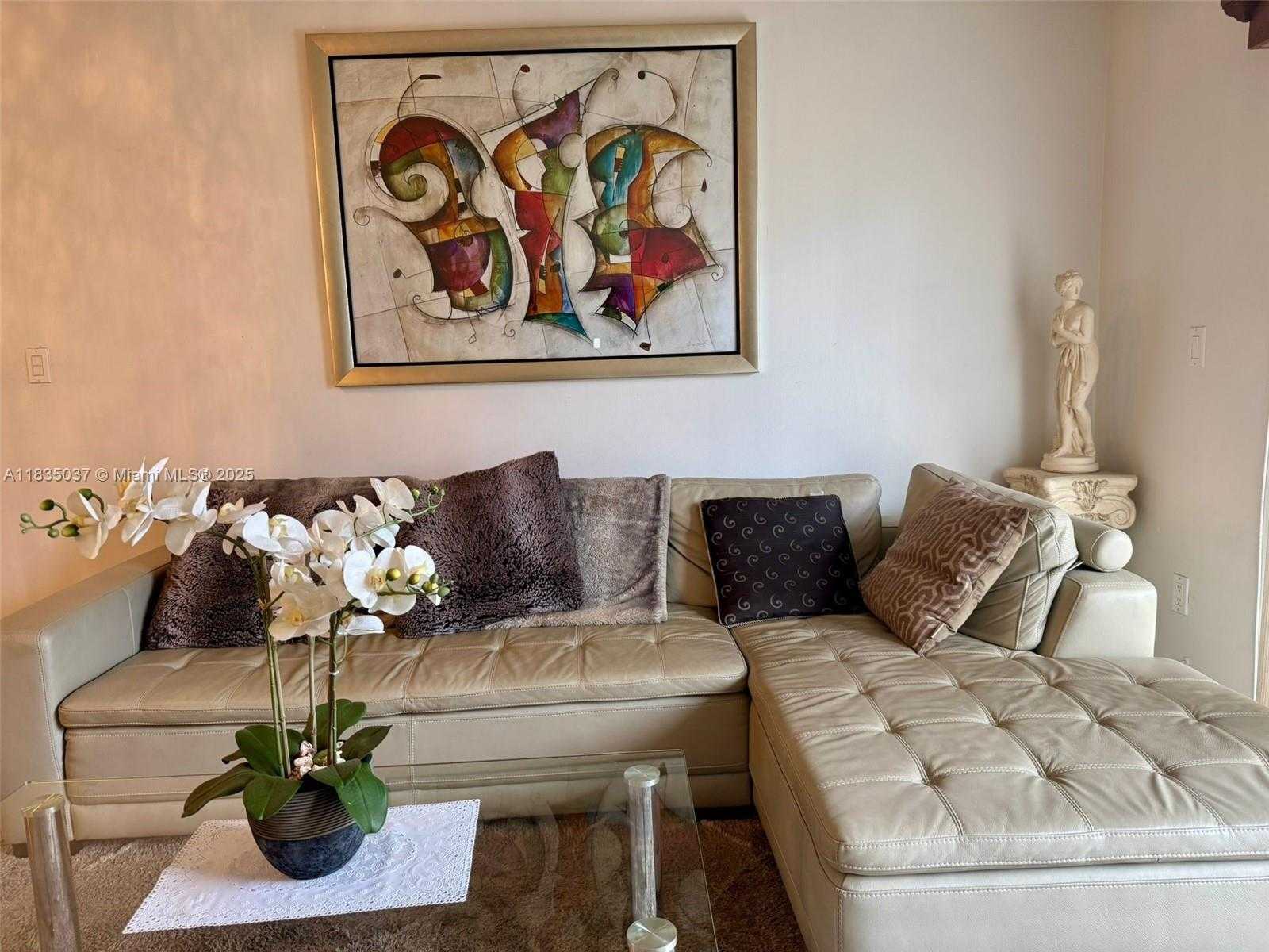 Small Image of 201 180TH DR #114, Sunny Isles Beach Number 8