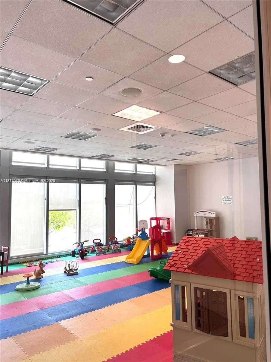 Small Image of 1111 SOUTH WEST 1ST AVE #2822-N, Miami Number 25