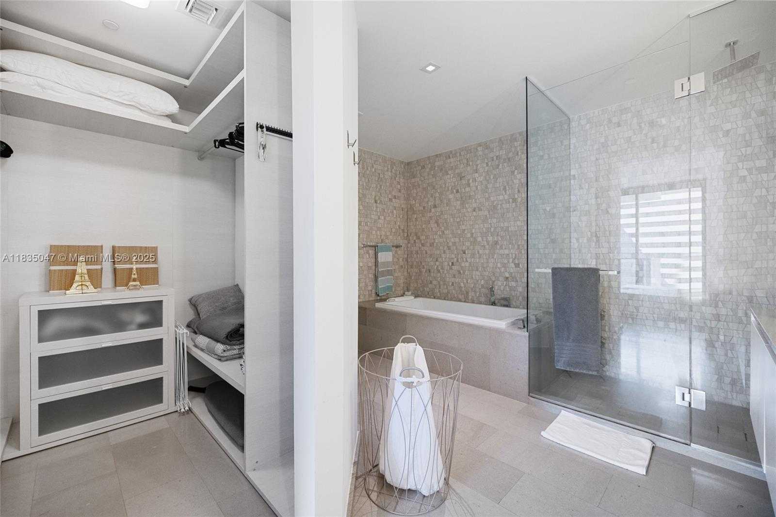 Small Image of 88 SOUTH WEST 7TH ST #1010, Miami Number 18