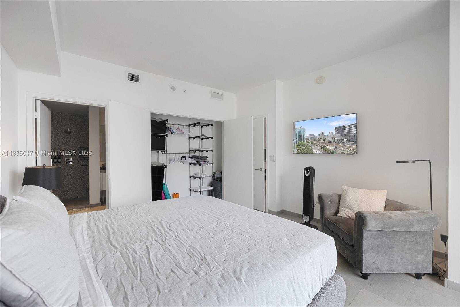 Small Image of 88 SOUTH WEST 7TH ST #1010, Miami Number 34