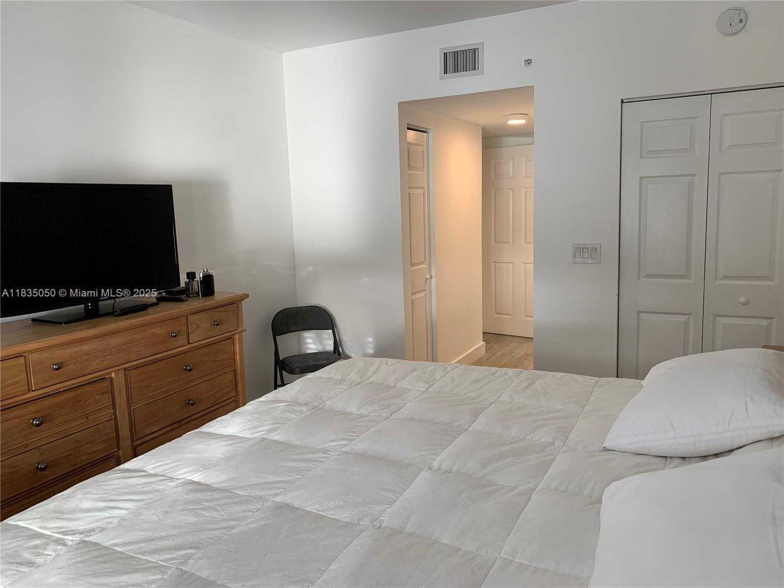 Small Image of 17150 NORTH BAY RD #2308, Sunny Isles Beach Number 12
