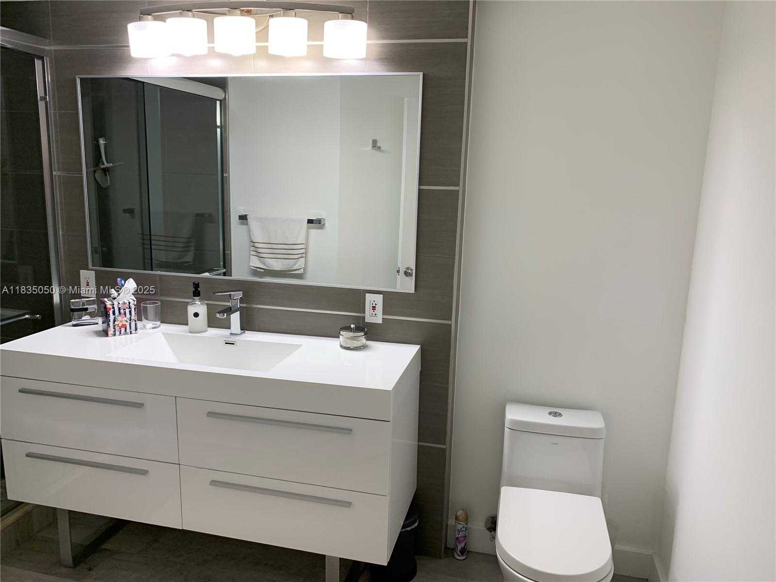 Small Image of 17150 NORTH BAY RD #2308, Sunny Isles Beach Number 15