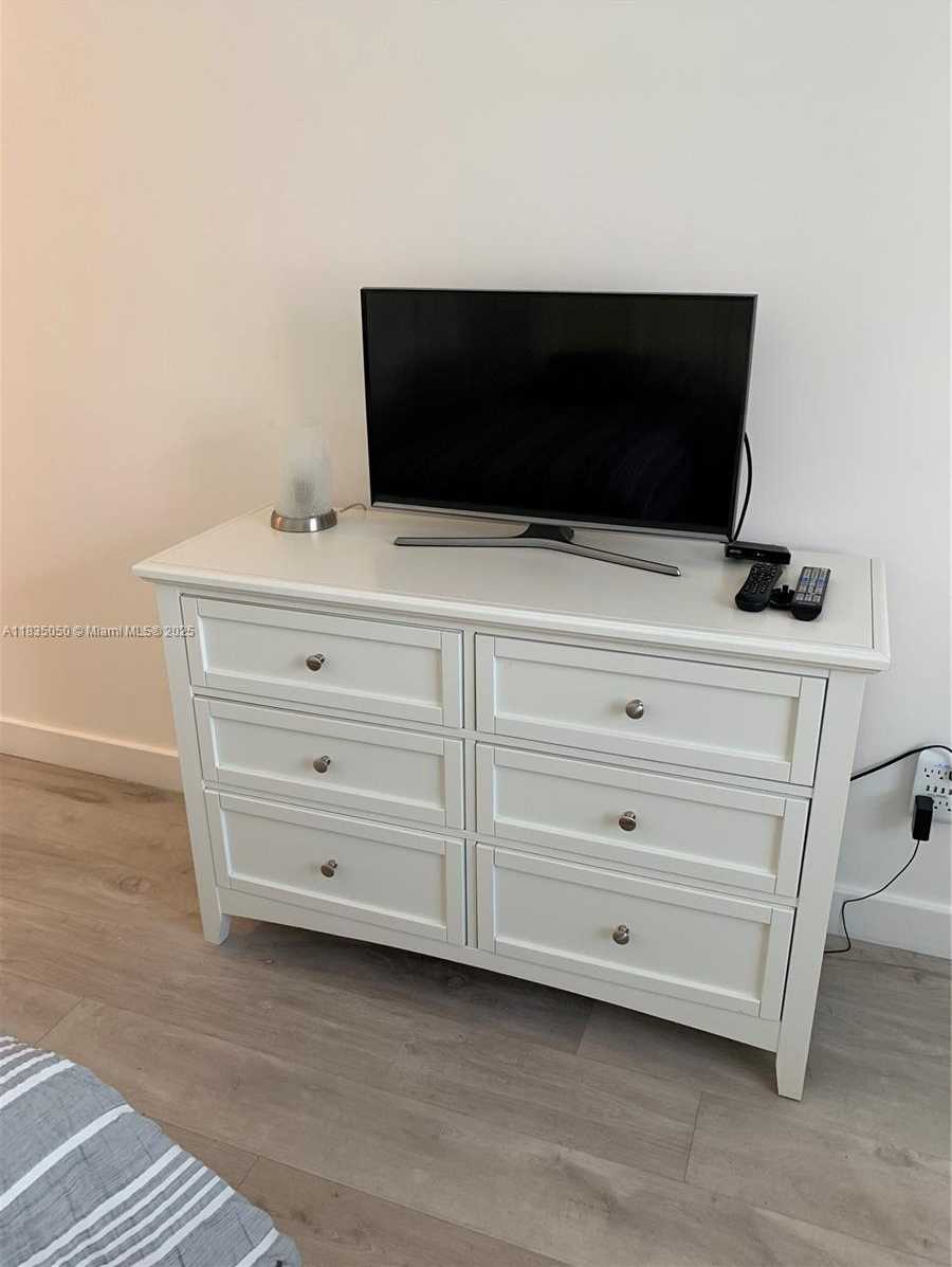 Small Image of 17150 NORTH BAY RD #2308, Sunny Isles Beach Number 24